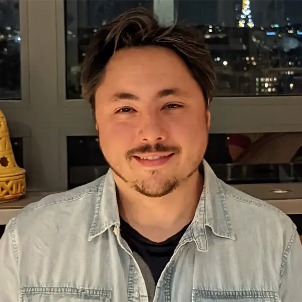 Headshot of Eduardo Righi Chaves.