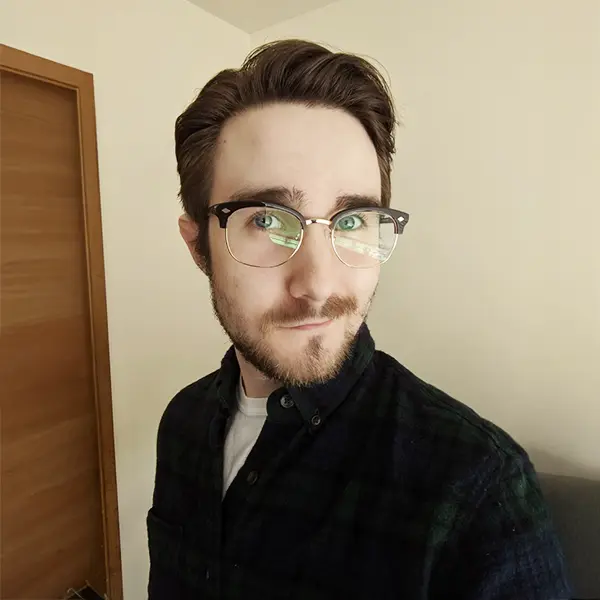 Headshot of Rob Simpson.